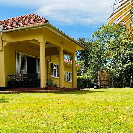 Bed and Breakfast Buutu Nest Jinja Esterno foto