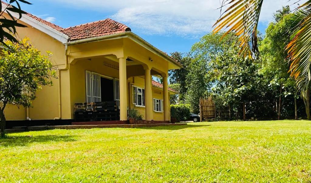Bed and Breakfast Buutu Nest Jinja Esterno foto