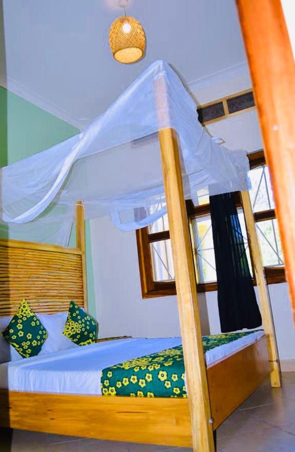 Bed and Breakfast Buutu Nest Jinja Esterno foto